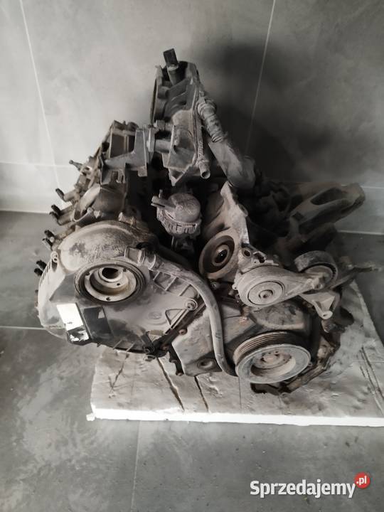 Kompletny silnik uszkodzony Audi A4 20L TFSI 211 Świebodzice