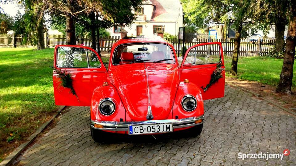 Auto do ślubuwesele CZERWONY GARBUS sesje