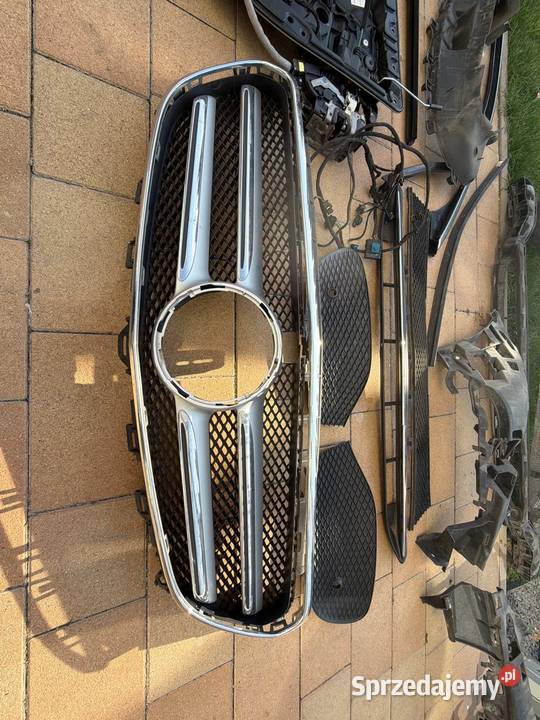 Sprzedam części widoczne na zdjęciu Mercedes W Oleśnica