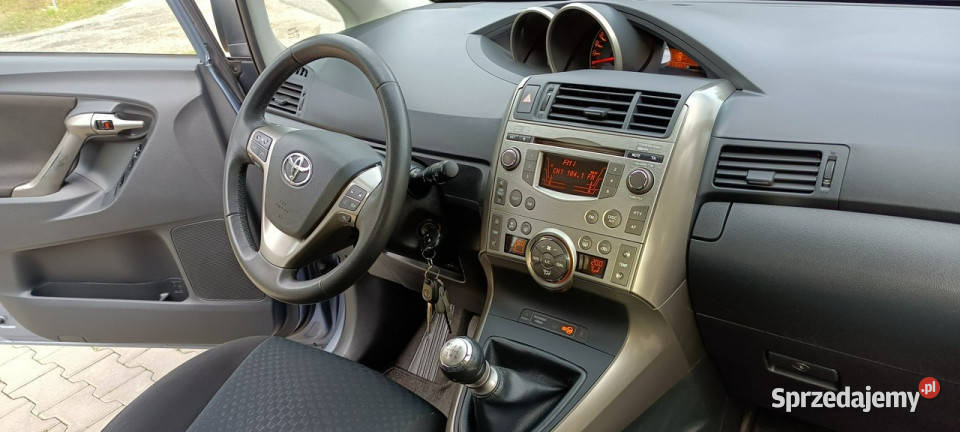 Toyota Verso zadbana 18l Benz światła przeciwmgielne Verso Stare Budy sprzedam