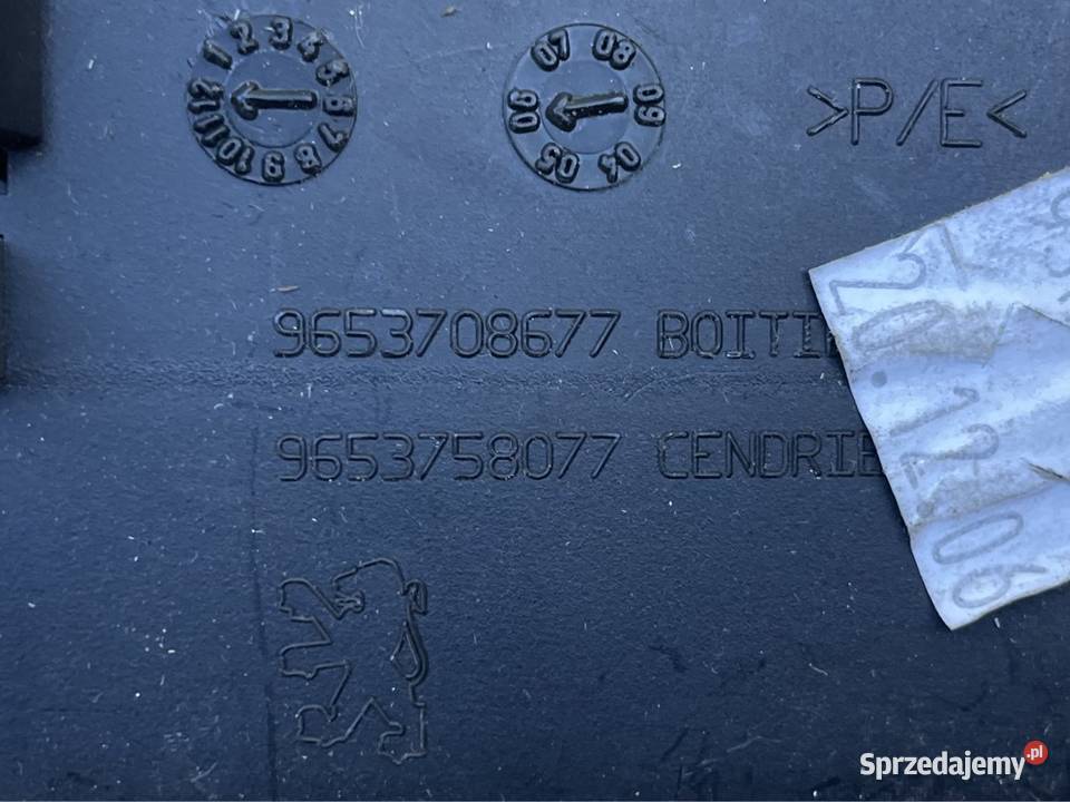 9653708677 schowek złącze kostka Peugeot 307