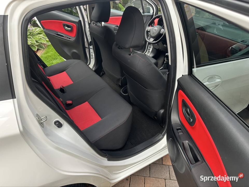Toyota Yaris Style Red Pack 133 VVTi 2014 Yaris Siedlce