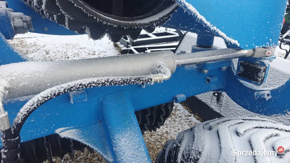 Wał posiewny żeliwny 63m 530mm INTERTECH na osi Kutno