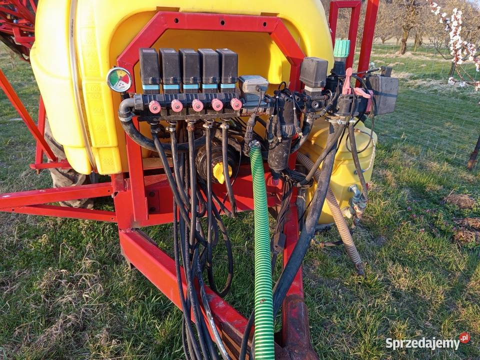 Opryskiwacz polowy Bury Pelikan 2000L nieuszkodzony Stopnica