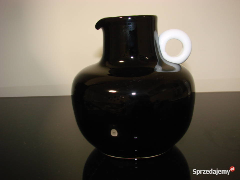 dzbanek z czerwonego szkła sprzedam