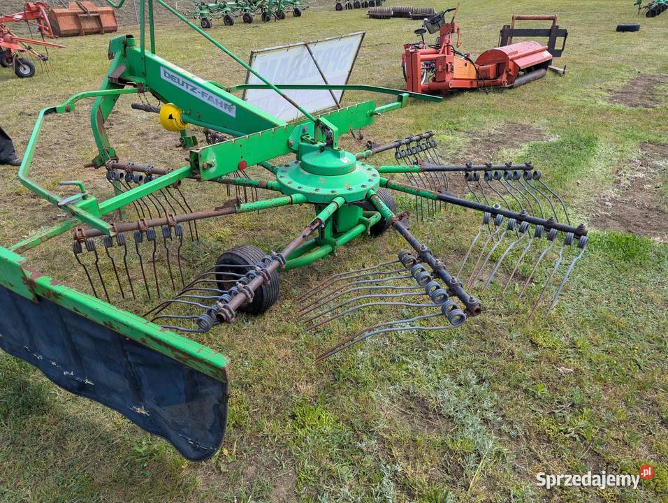 Zgrabiarka karuzelowa Deutz Fahr KS 233 DN pomorskie Stężyca