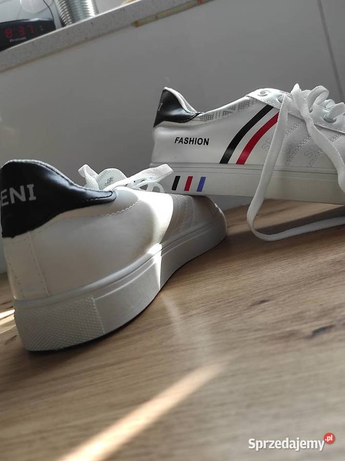 Nowe nieużywane buty sportowe 43 białe OKAZJA Rzeszów