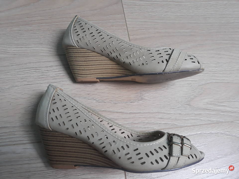 Beżowe ażurowe buty z odkrytymi palcami 38 Rozmiar 38 Kraków