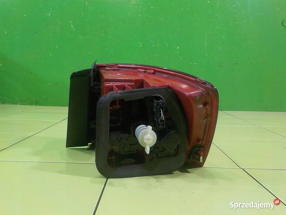 VW JETTA VI 14 TSI 12r SEDAN 4D lampa lewa tyl