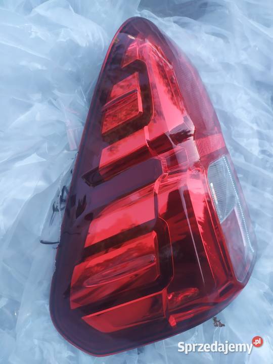 Toyota Hilux VIII Lampa lewa prawa tyl tylna ory Ksawerów