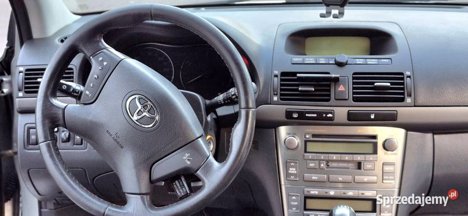 Sprzedam prywatnie Toyotę Avensis z 2006 roku Rok produkcji 2006 Zielonka