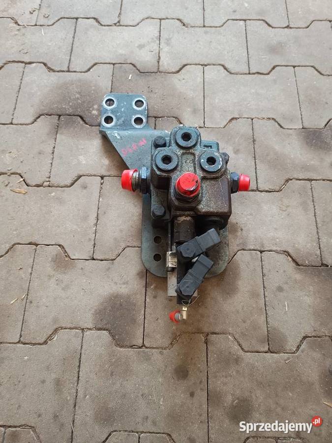 Zawór hydrauliczny 1601006310 Typ RM271 11936856 Rok produkcji 2016 Staszów