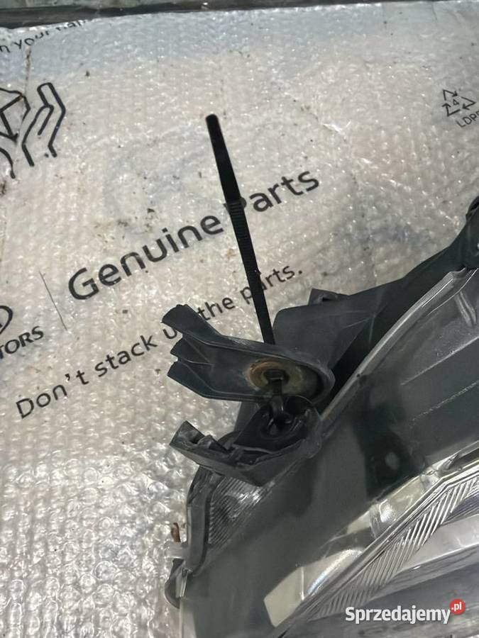 Toyota Yaris 3 III lampa lewa Lift 2017r osobowe Bielsko-Biała