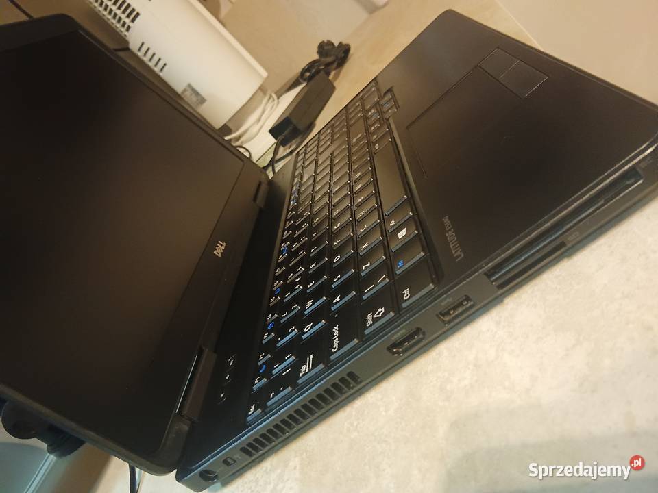 Dell latitude E5540 i54th 500GB HDD 156 8GB Ram Szemud