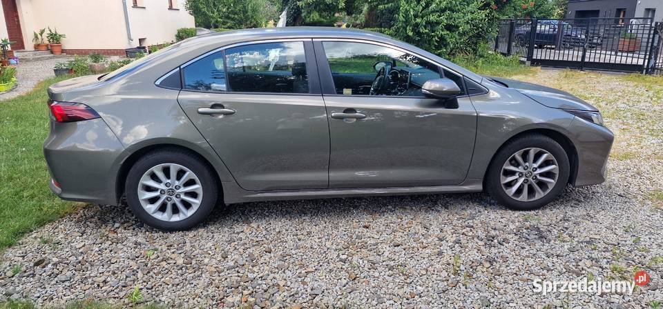Sprzedam Toyotę Corolla sedan 15 Comfort 2022 1450cm3 Wrocław sprzedam