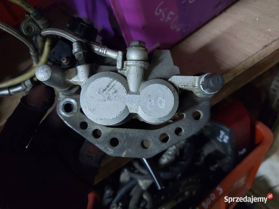 Suzuki DR 800s big zacisk hamulcowy przód