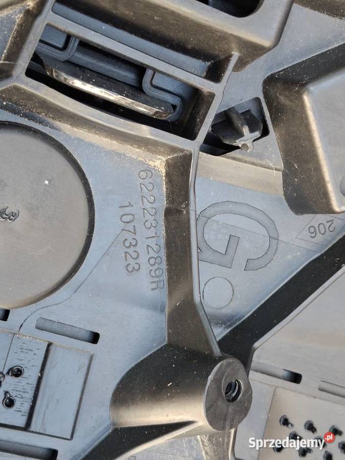 RENAULT MEGANE V ETECH ZDERZAK PRZÓD PRZEDNI Bieleń