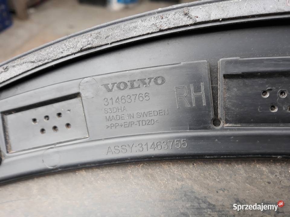 VOLVO V60 CC LISTWA BŁOTNIKA PRAWA TYŁ PRAWY Karoseria
