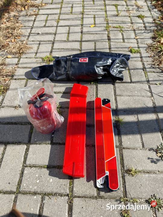 Zestaw trójkąt i gaśnica 1