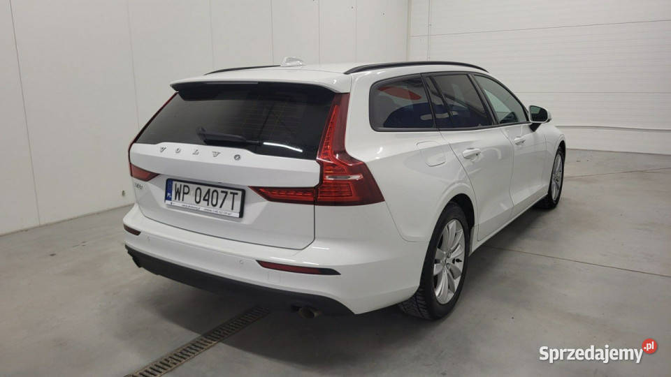 Volvo V60 B3 B Momentum Core aut II 2018 napęd 4x4 Grójec