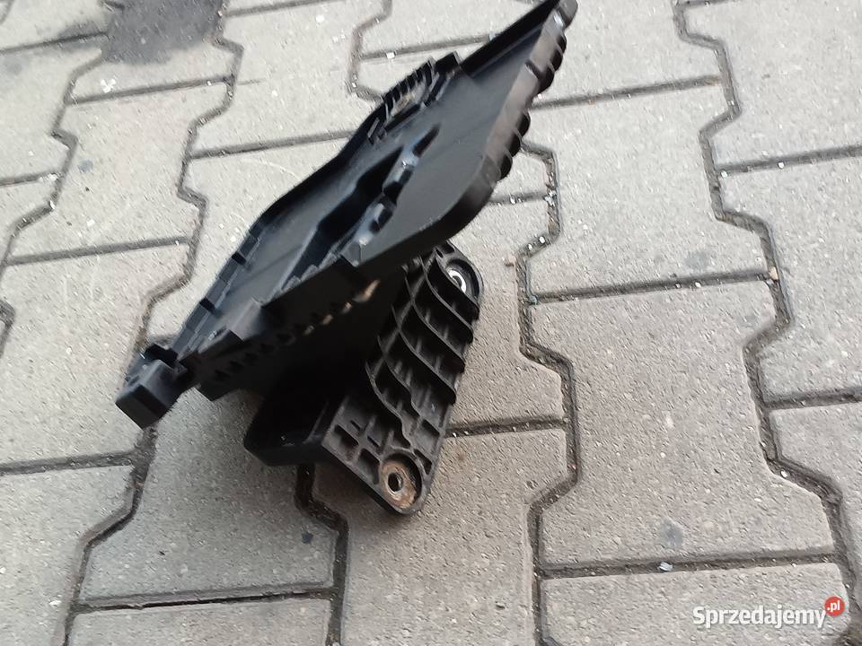 Suzuki SX4 SCROSS podstawa akumulatora7252161m10