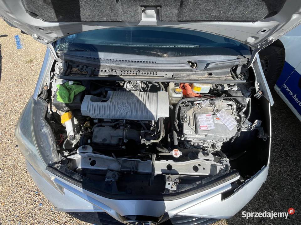 TOYOTA Yaris 15 100H eCVT Business EJ833 świętokrzyskie Kielce