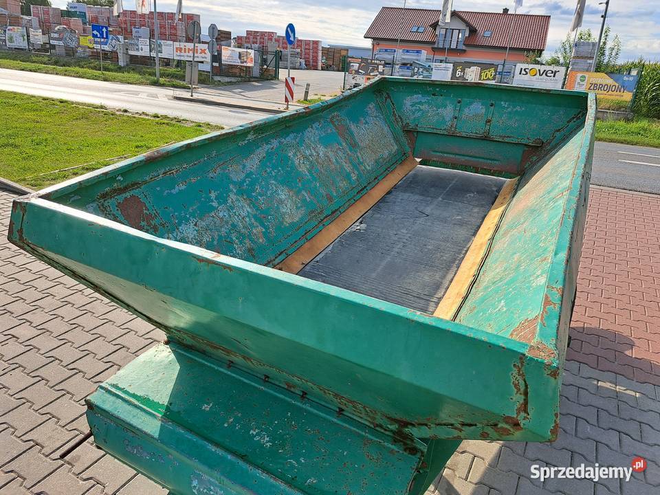 Rozsiewacz materiałów sypkich nawozów wapna małopolskie Proszowice