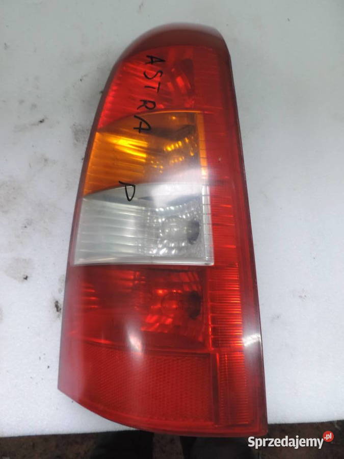 LAMPA PRAWA TYLNA OPEL ASTRA 2 KOMBI osobowe małopolskie