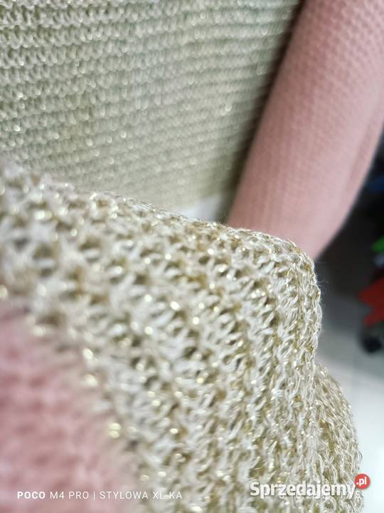 Stylowy ciepły sweter puszysty złota nitka Pątnów sprzedam