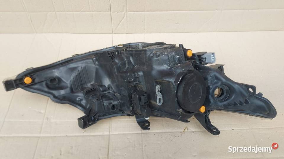 Toyota Auris lampy zwykle z LED Lampy przednie dolnośląskie Jelenia Góra