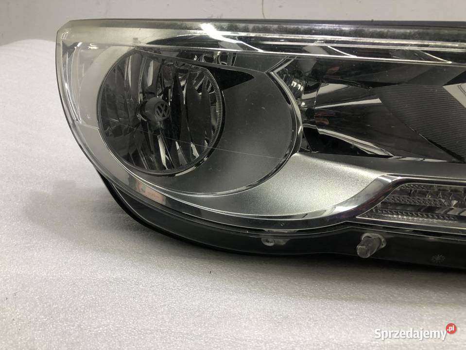 LAMPA PRAWY PRZÓD 5N2941032H VW TIGUAN 5N ANG osobowe Części samochodowe