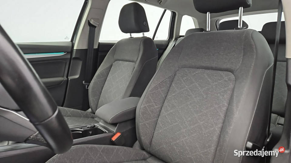 Volkswagen Golf VIII 20 TDI Life Z Polskiego