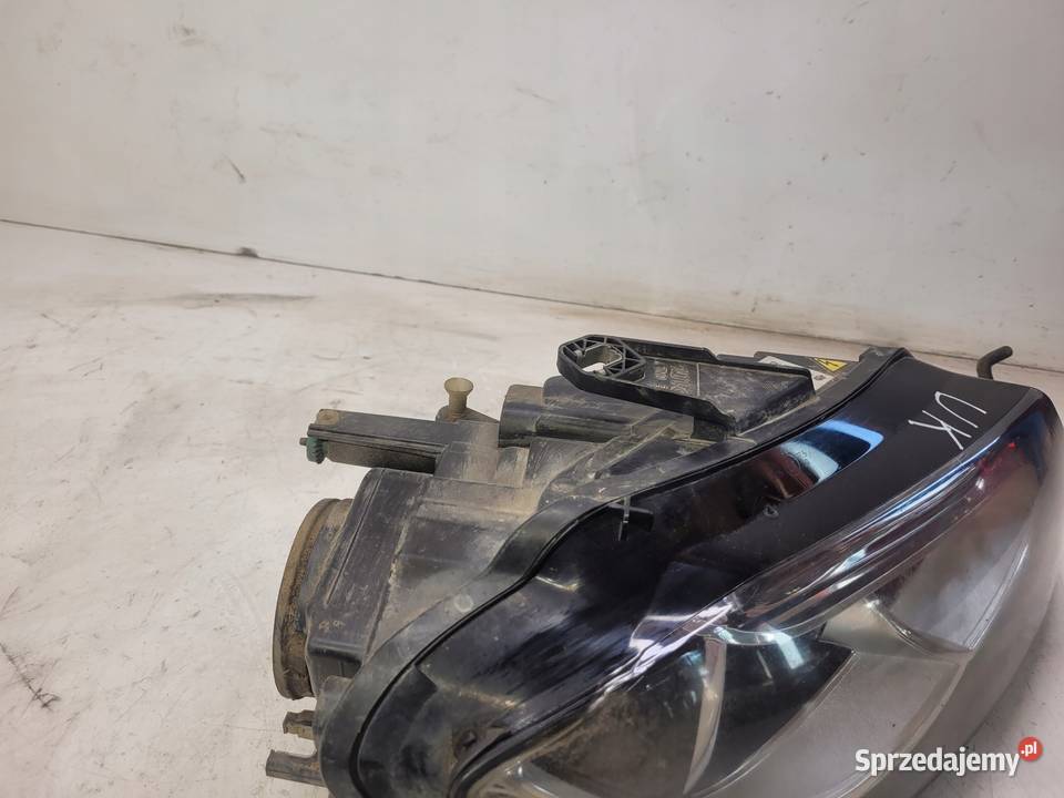 REFLEKTOR PRAWY XENON AUDI A3 8P LIFT Przystajń