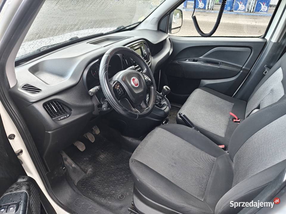 Fiat Doblo 16 JTD Zamiana gniazdo USB Doblo Poznań