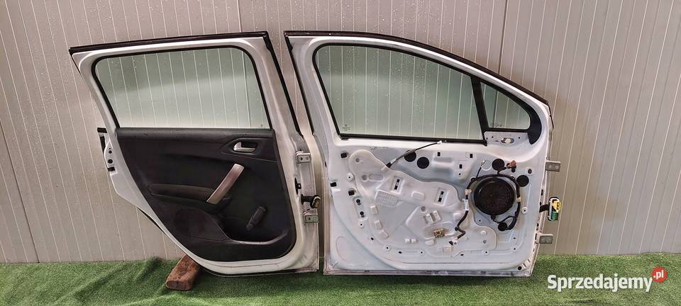 DRZWI LEWE PRZEDNIE PEUGEOT 2008 1320 LAK EWP