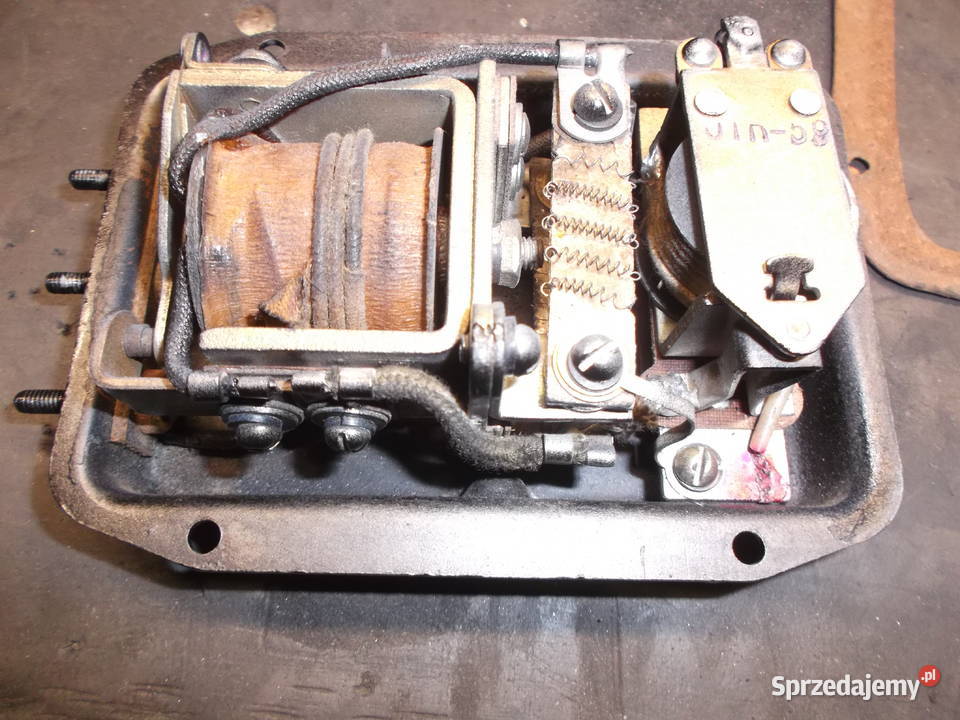 M72 M72 REGULATOR NAPIĘCIA MAŁY PP 313702A 6V7A