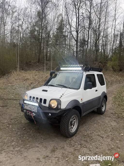 Suzuki jimny 4x4 offroad plug lift 88KM