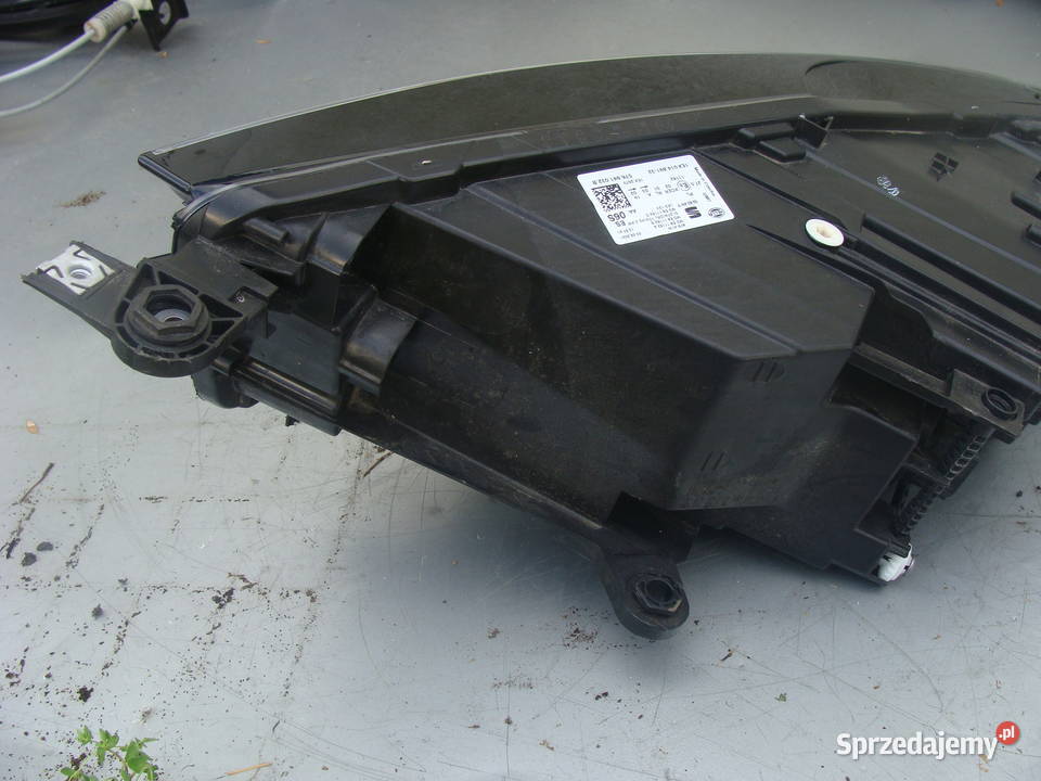 SEAT ATECA LIFT LAMPA PRZEDNIA PRAWA FULL LED Goleniów