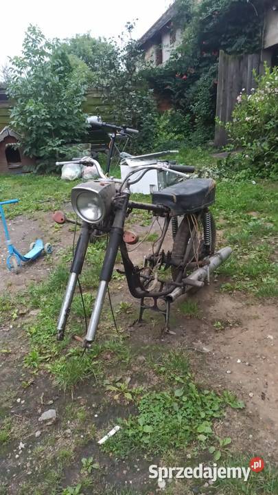 Naprawa starych motorówmotorowerów silników NIE Nysa