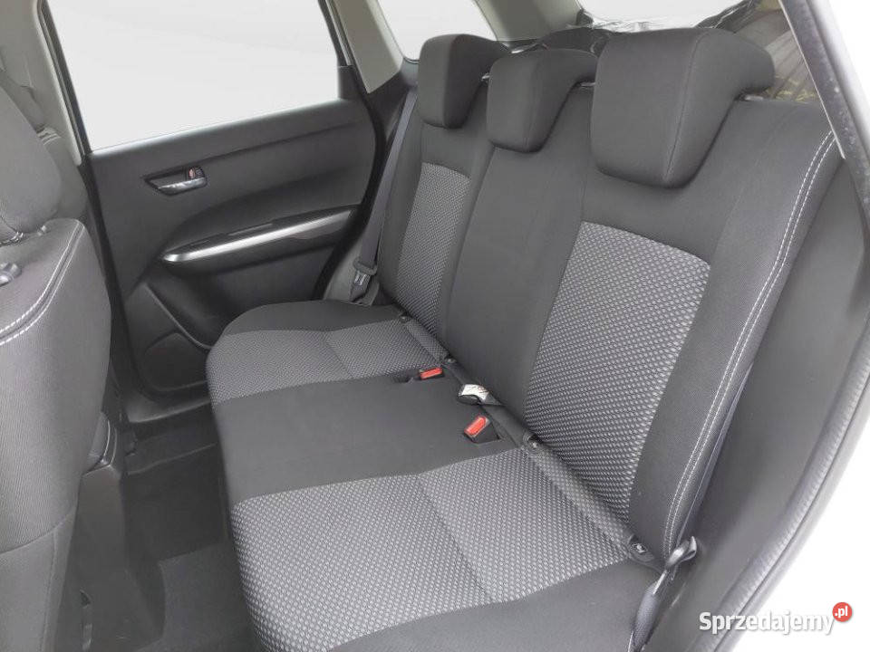SUZUKI Vitara 2018r Salon dwa kpl opon FV23 mazowieckie