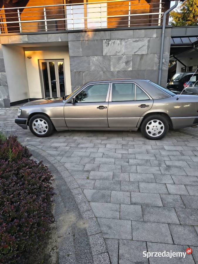 Mercedes Benz 220 E W124 bez rdzy automat 150KM lubelskie Zamość