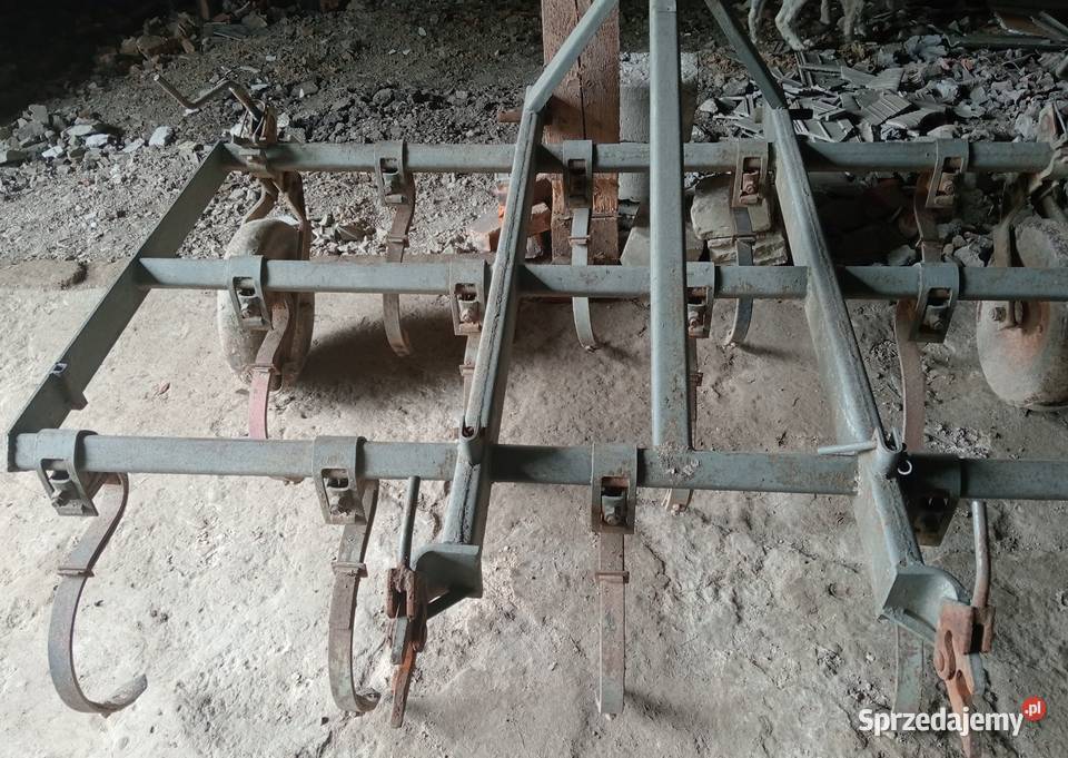 Kultywator nieuszkodzony Książ Wielki