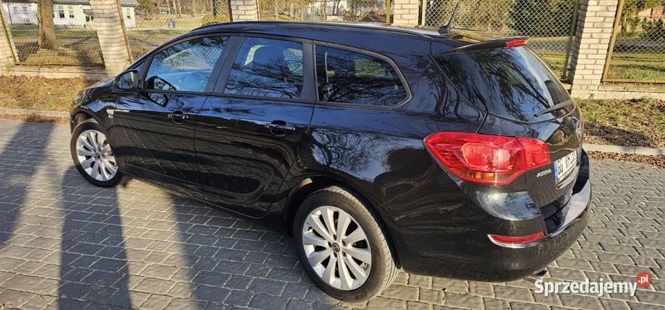 Świeżo sprowadzony Opel Astra J 2012 14 Turbo Krasnobród sprzedam