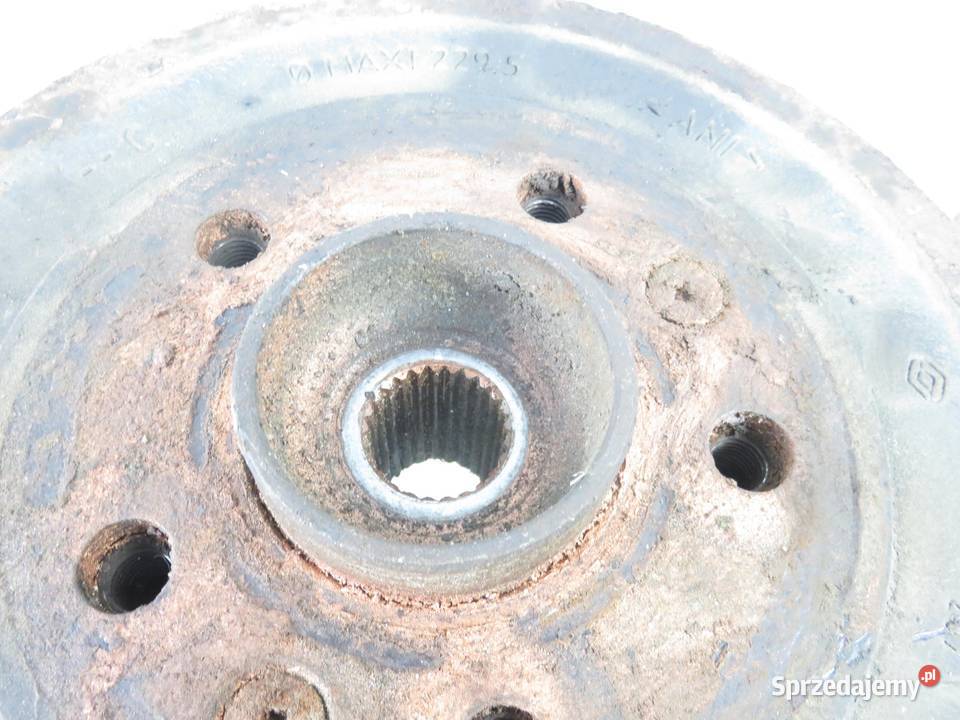 PIASTA TYLNA PRAWA DACIA DUSTER 16 4x4