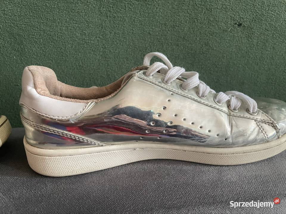 Srebrne wiązane trampki Obuwie sportowe Kłodawa