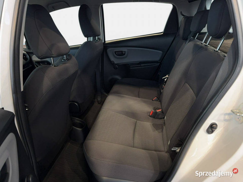 Toyota Yaris VAT 23 15 hybrid 100 eCVT 2017 r małopolskie
