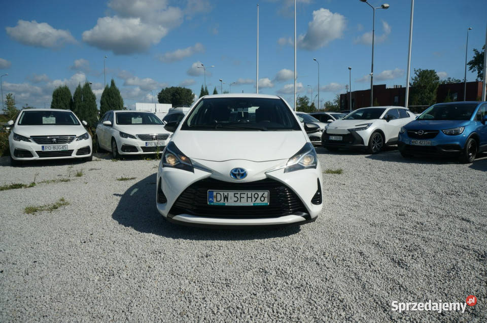 Toyota Yaris HYBRID 100 ACTIVE Salon FV23 centralny zamek wielkopolskie Poznań sprzedam