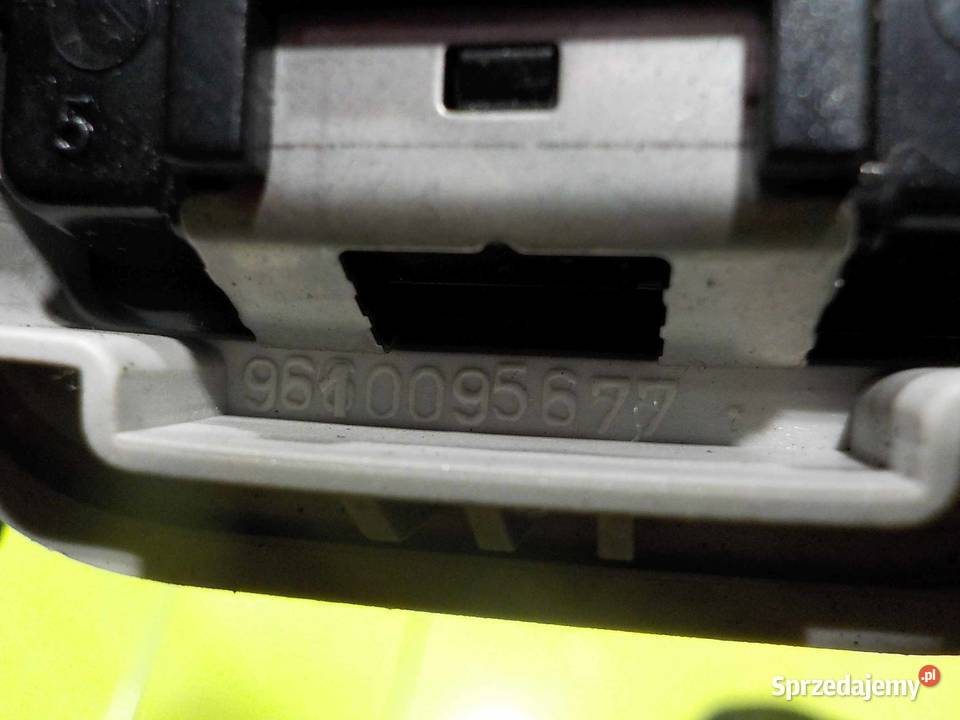 CITROEN C3 II 13r lampka podsufitki 9610095677 Suków