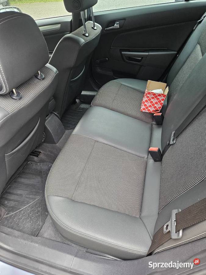 Opel Astra H 2009r 16 115 super stan Gomunice