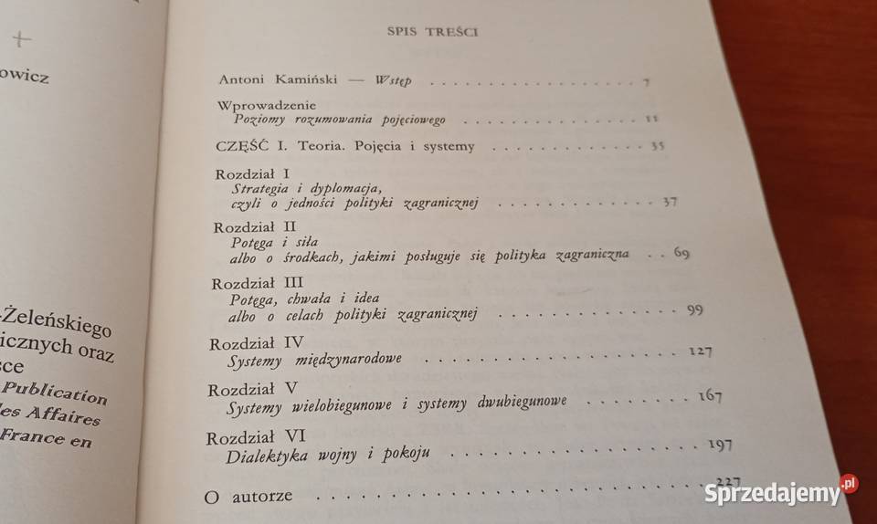 Pokój i wojna między narodami teoria  Raymond miękka Gdańsk